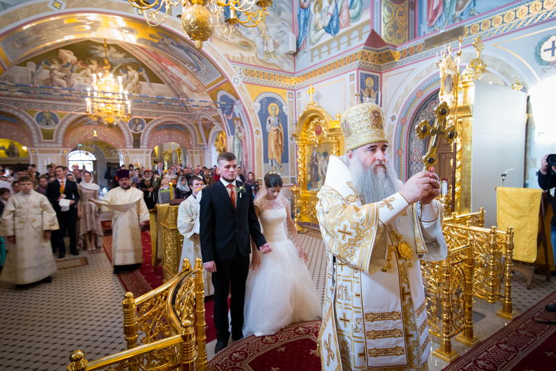 Святое венчание. Храм Троицкий Бежичи венчание.