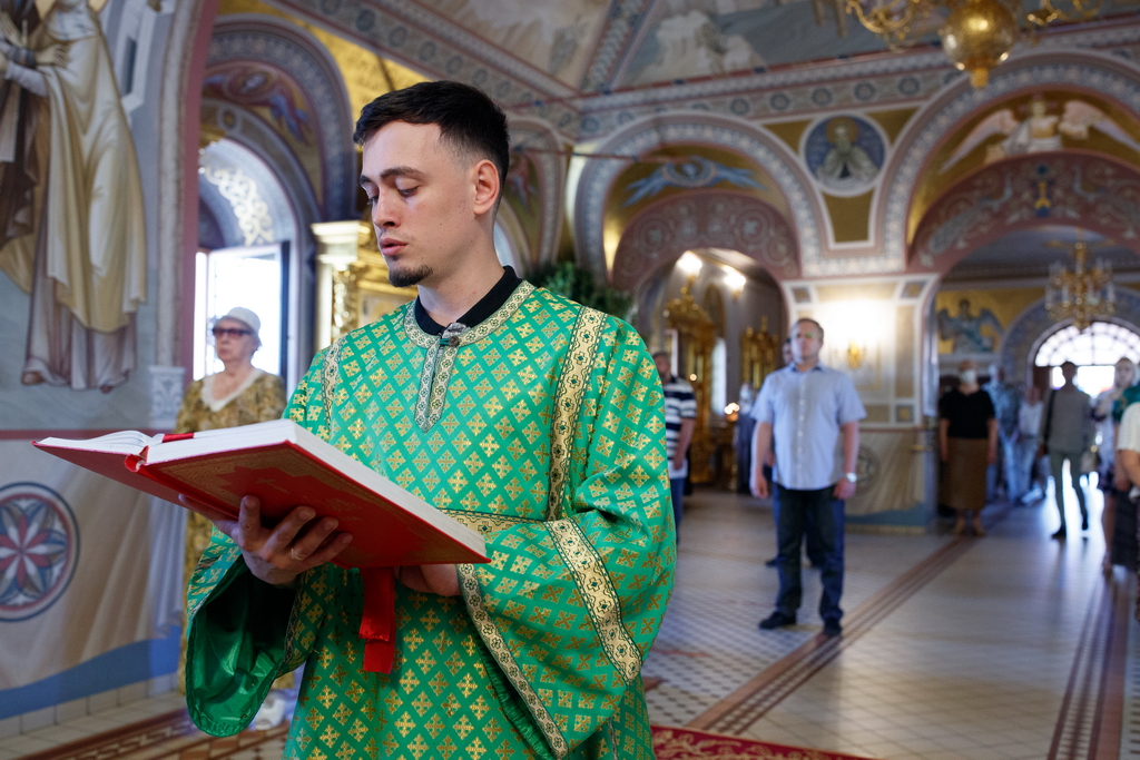 Псаломщик это. Священники храма Святой Троицы в Барнауле.