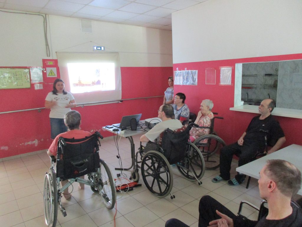 Группа инвалидов саратова. Центр социальной адаптации инвалидов Саратовская область. Инвалиды в центре социальной адаптации бездомных. Подопечные ЦСА для бездомных.